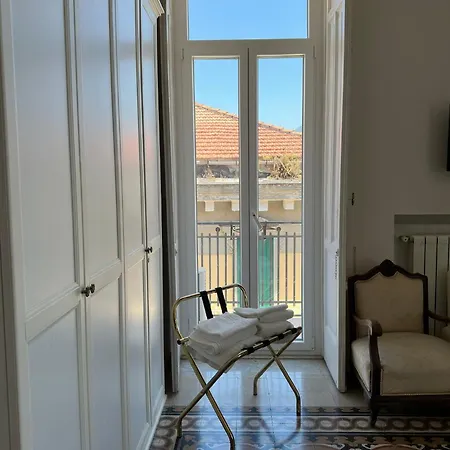 L'una Di Notte Bed and Breakfast Σαλέρνο