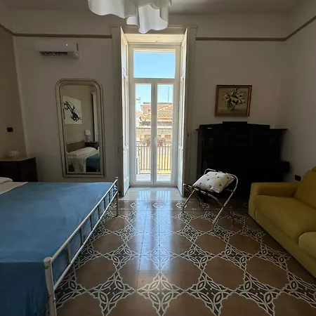 L'una Di Notte Σαλέρνο