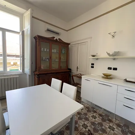 Bed & Breakfast L'una Di Notte Salerno